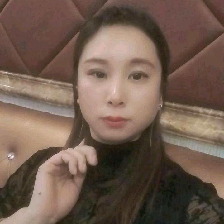 杨海英