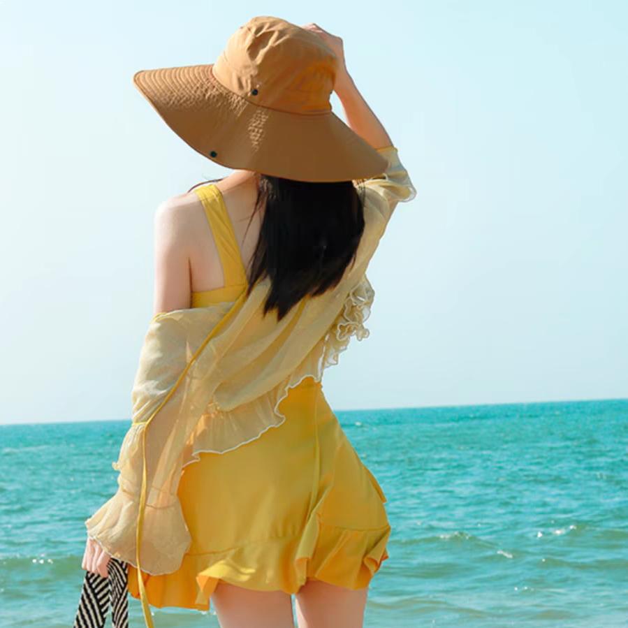 鸿浪泳衣店