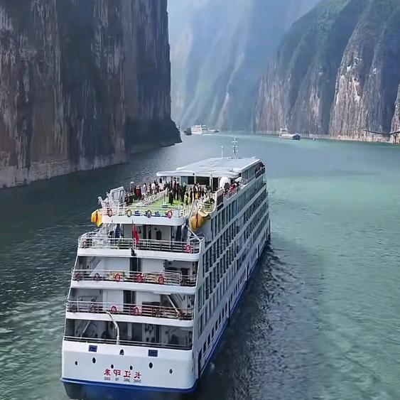 在宜昌吃腊肉，游三峡