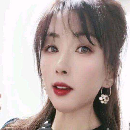 云朵爱跳舞