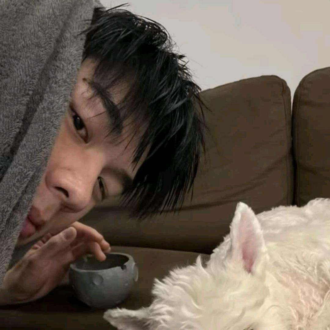 篝火旁.