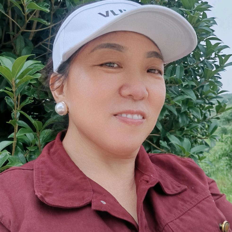 英姐，喜欢山歌。