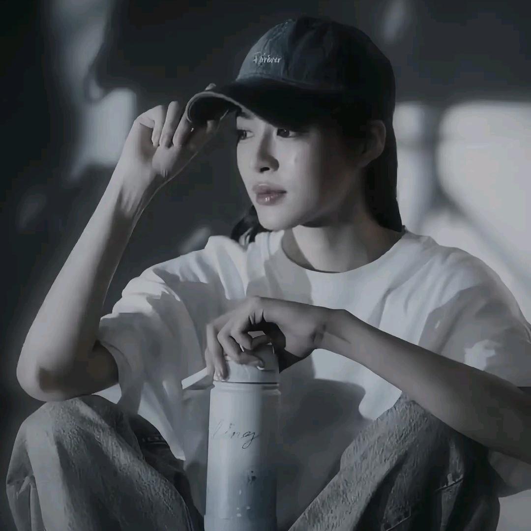 葡萄叫^O^小灰灰♥