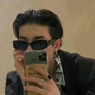 学别人emo.