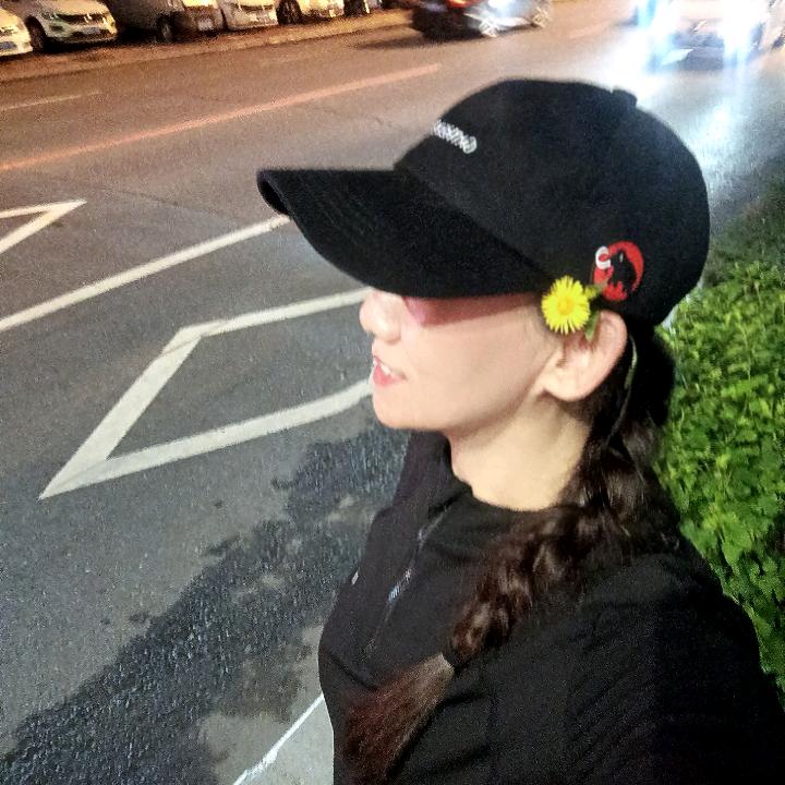 孟佳（爱咋咋地）