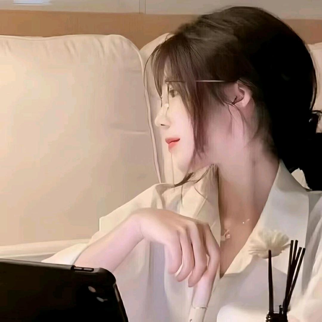 白茶女孩