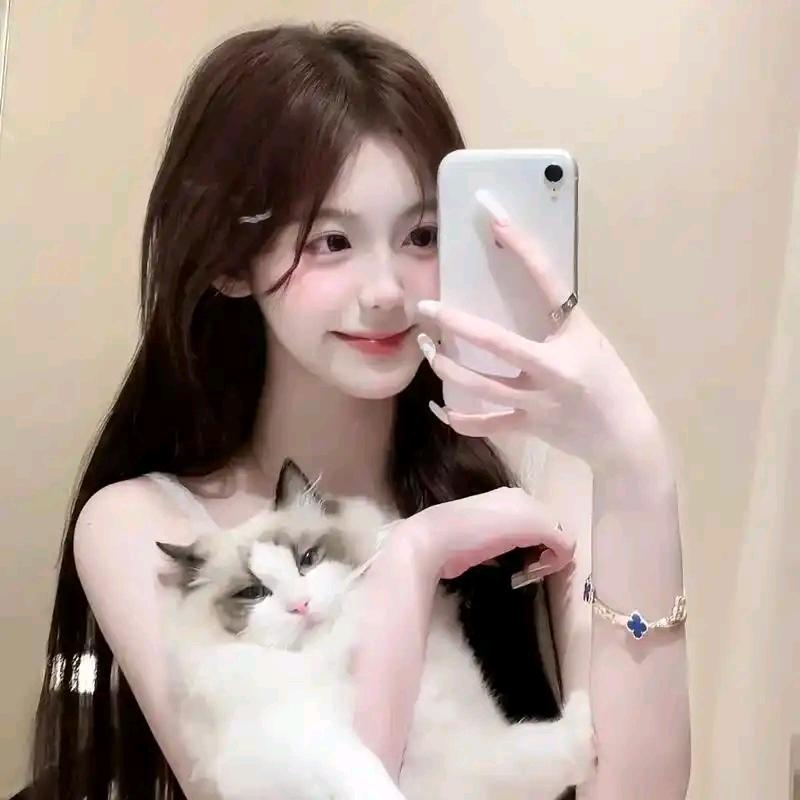 JEMI吃草莓（穿搭分享）