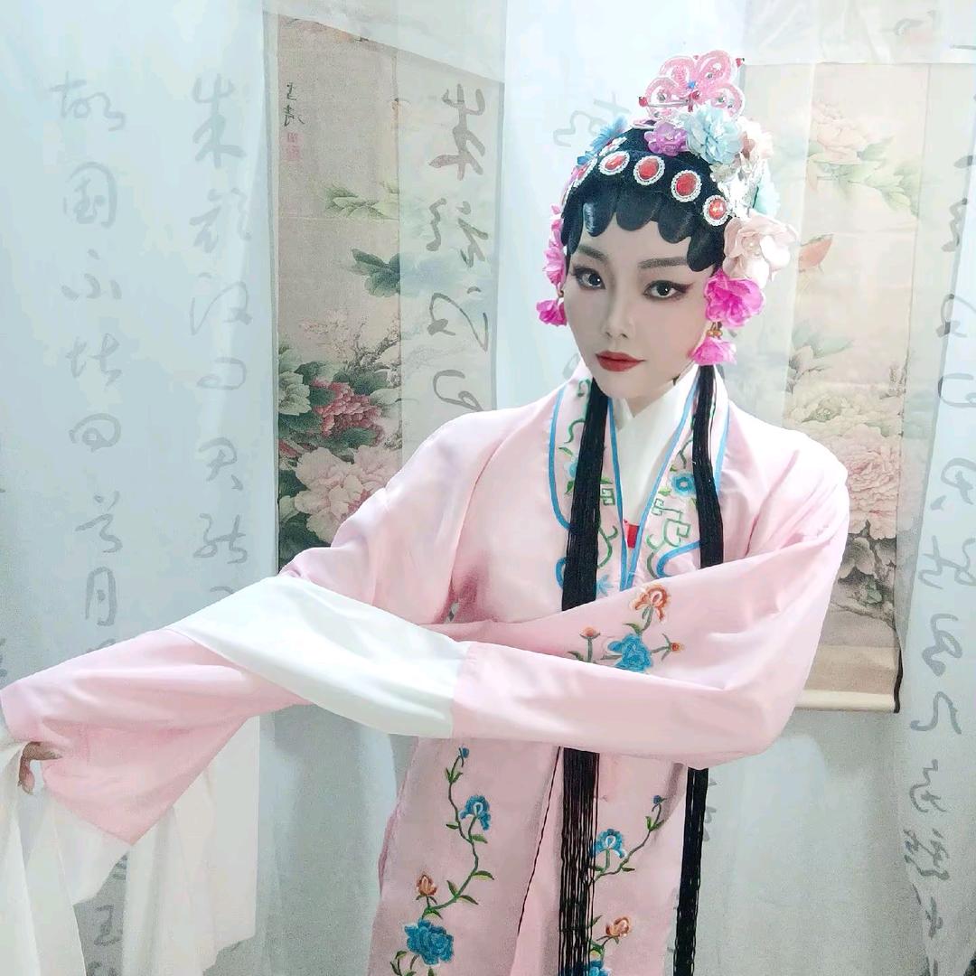 请叫我女王大人