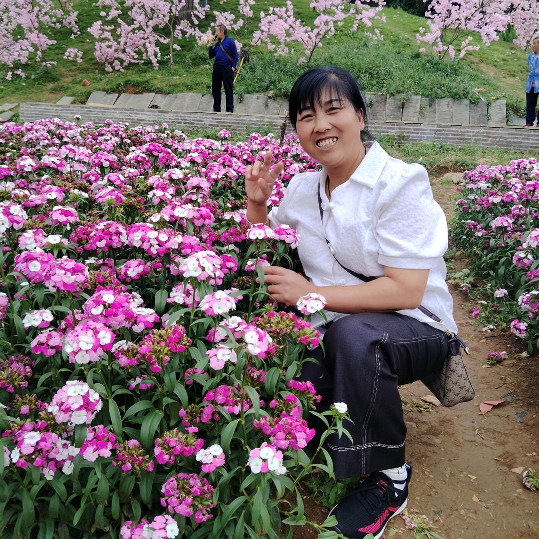 煎茶镇上街姐妹乐队