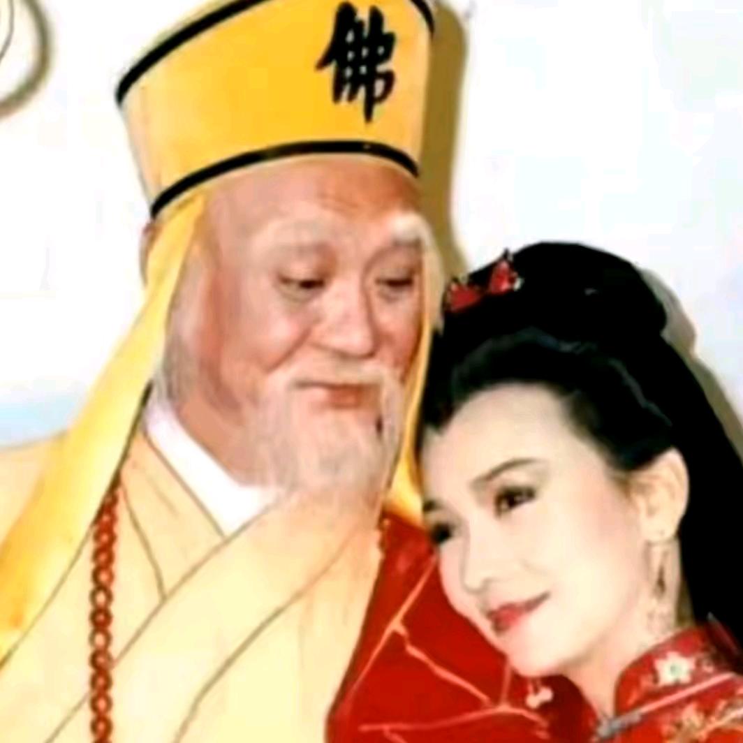 ꦿ坐在坟前 ℒℴ调戏鬼ѵℯ