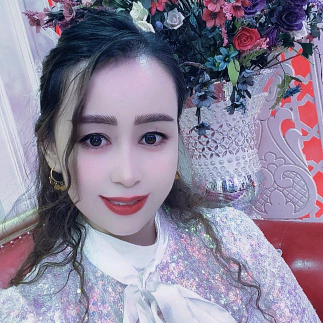 634393916买尔江古丽服装店