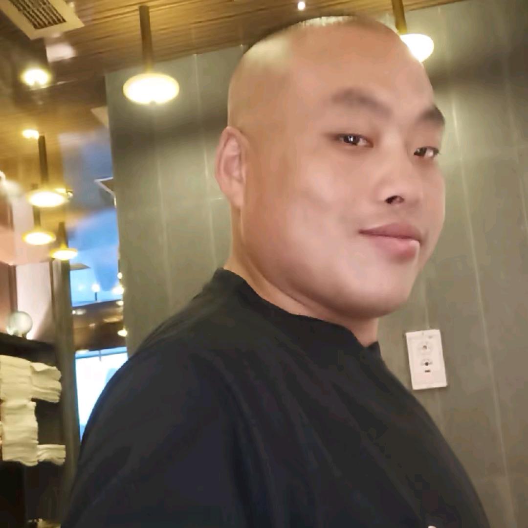 御足千金张景华