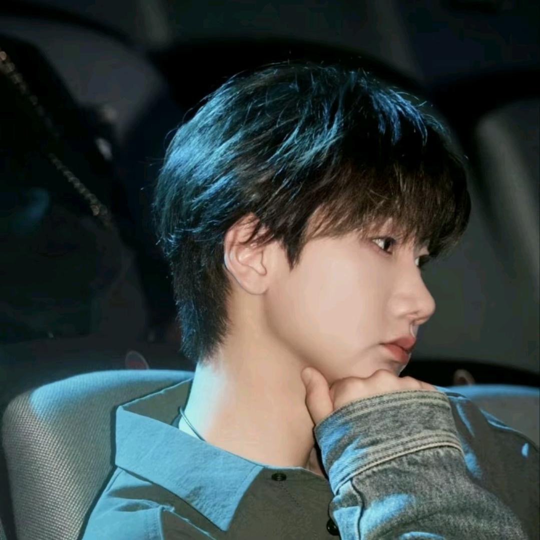 YL.璐（小泷包）