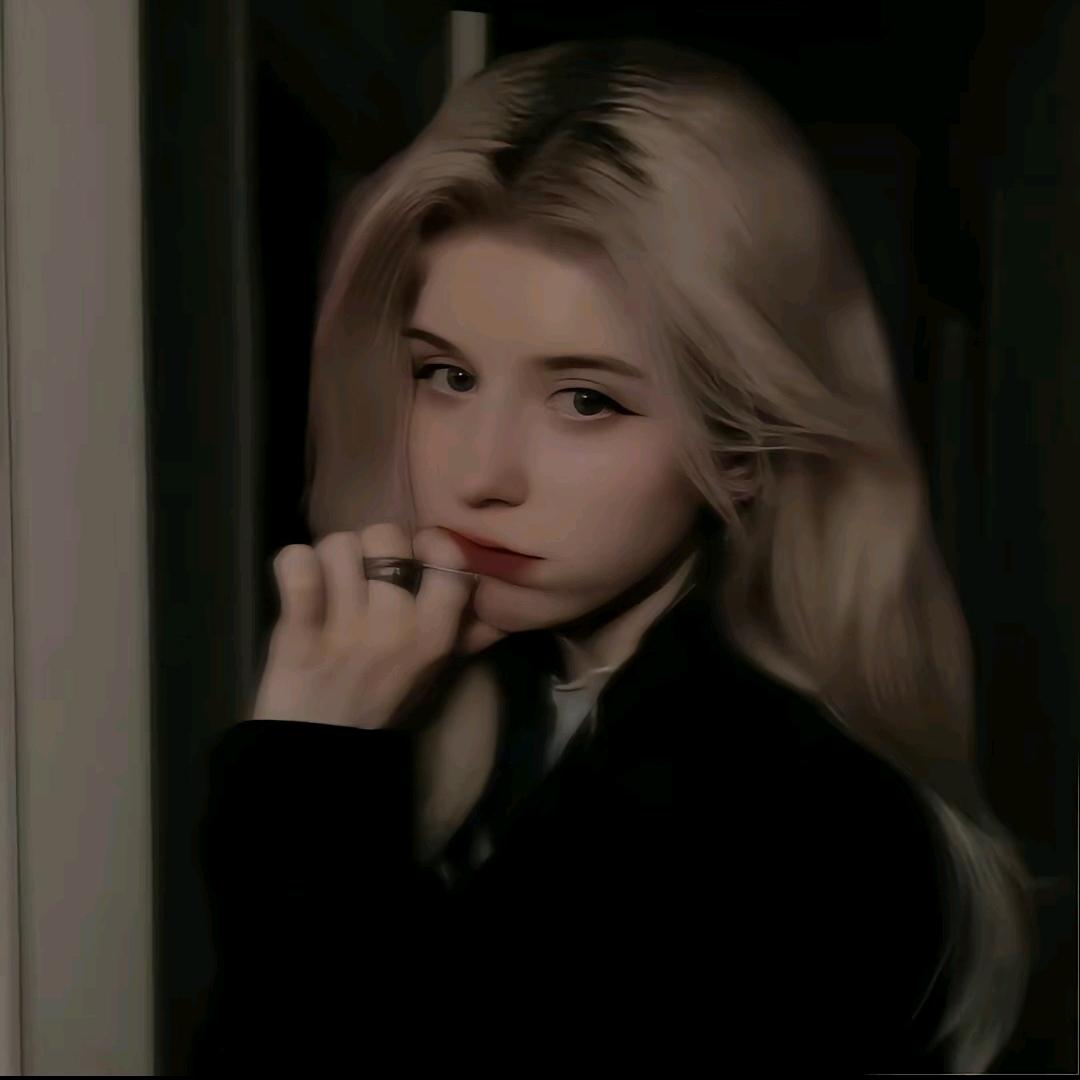 MOON.🌙