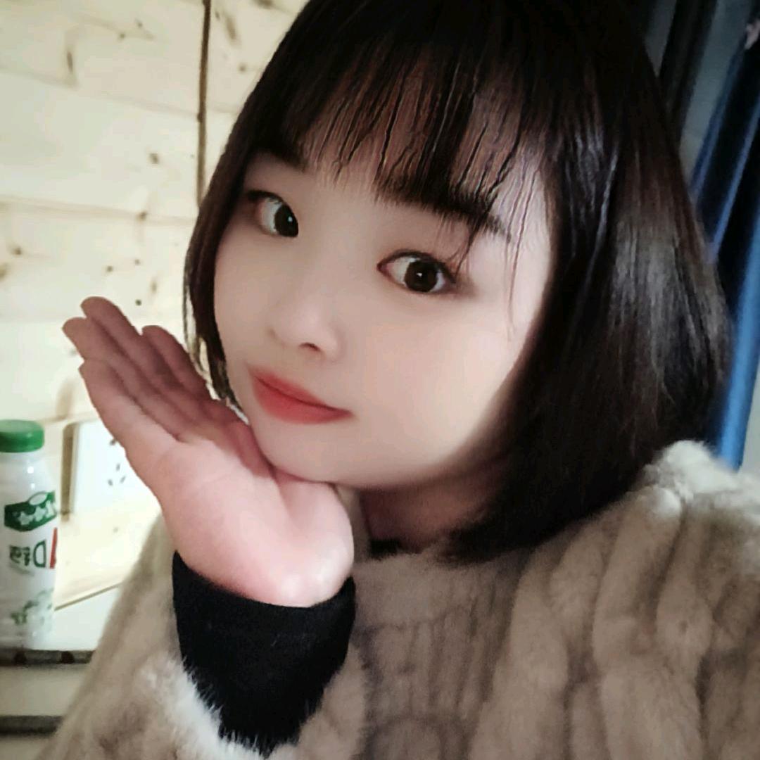 李菇凉(*˘︶˘*).。.:*♡