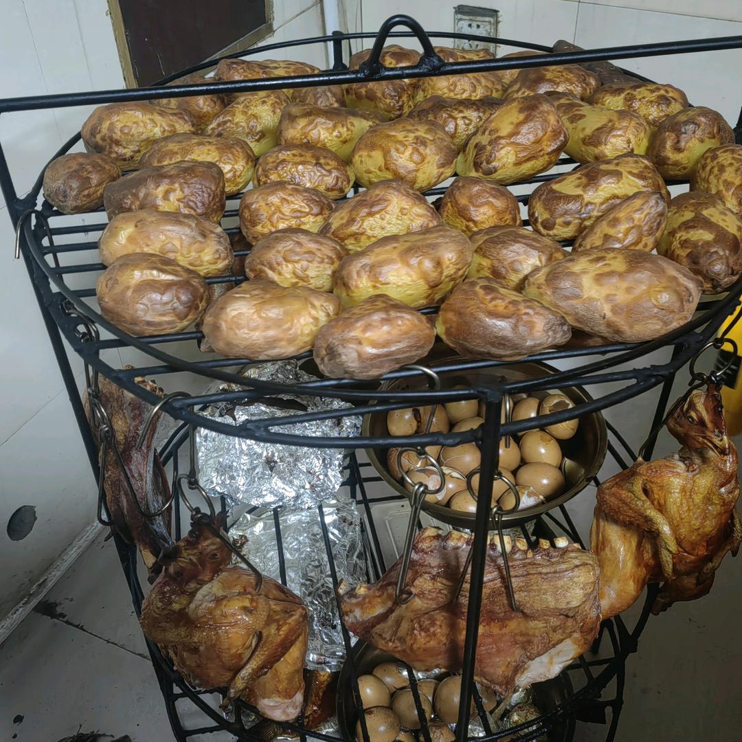 二妮坑烤铁锅炖