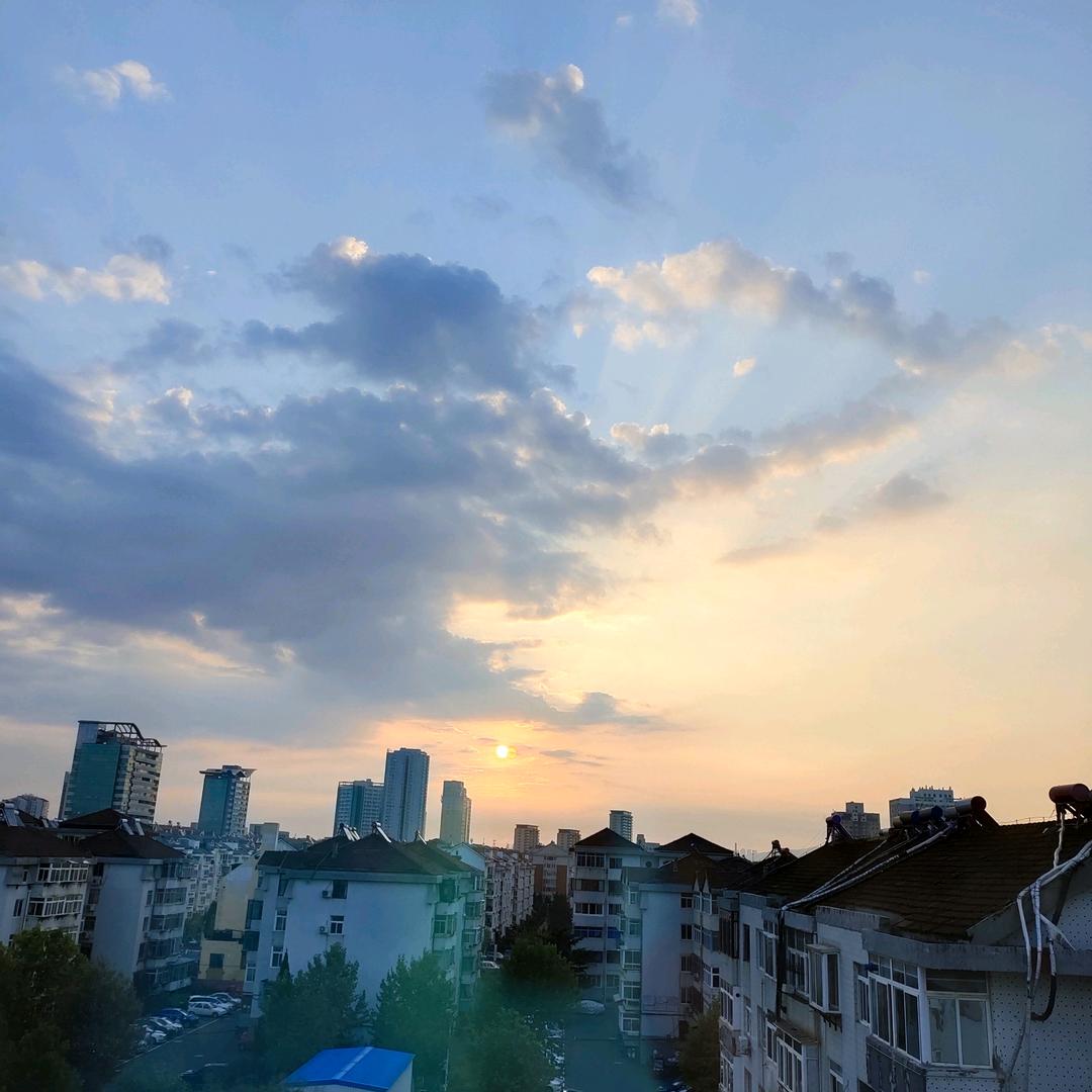 奋斗卤草本卤味官方号