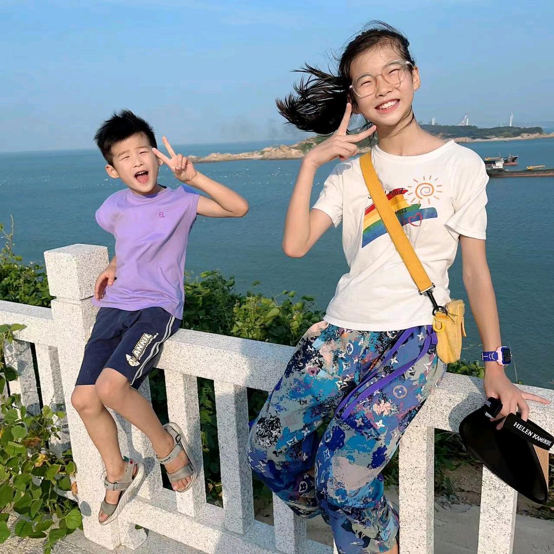 西西同学