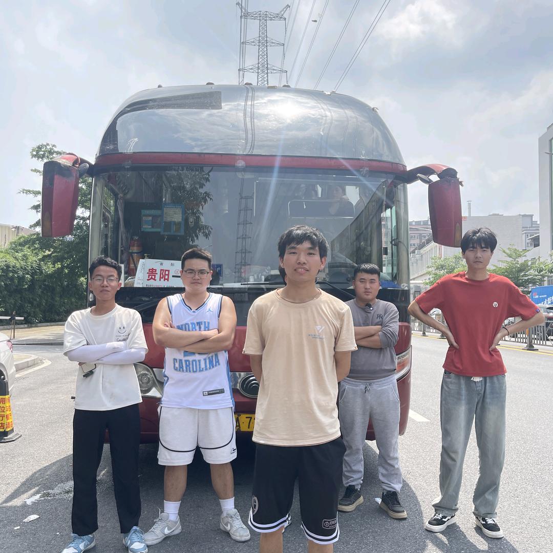 小玉龙客运大巴车