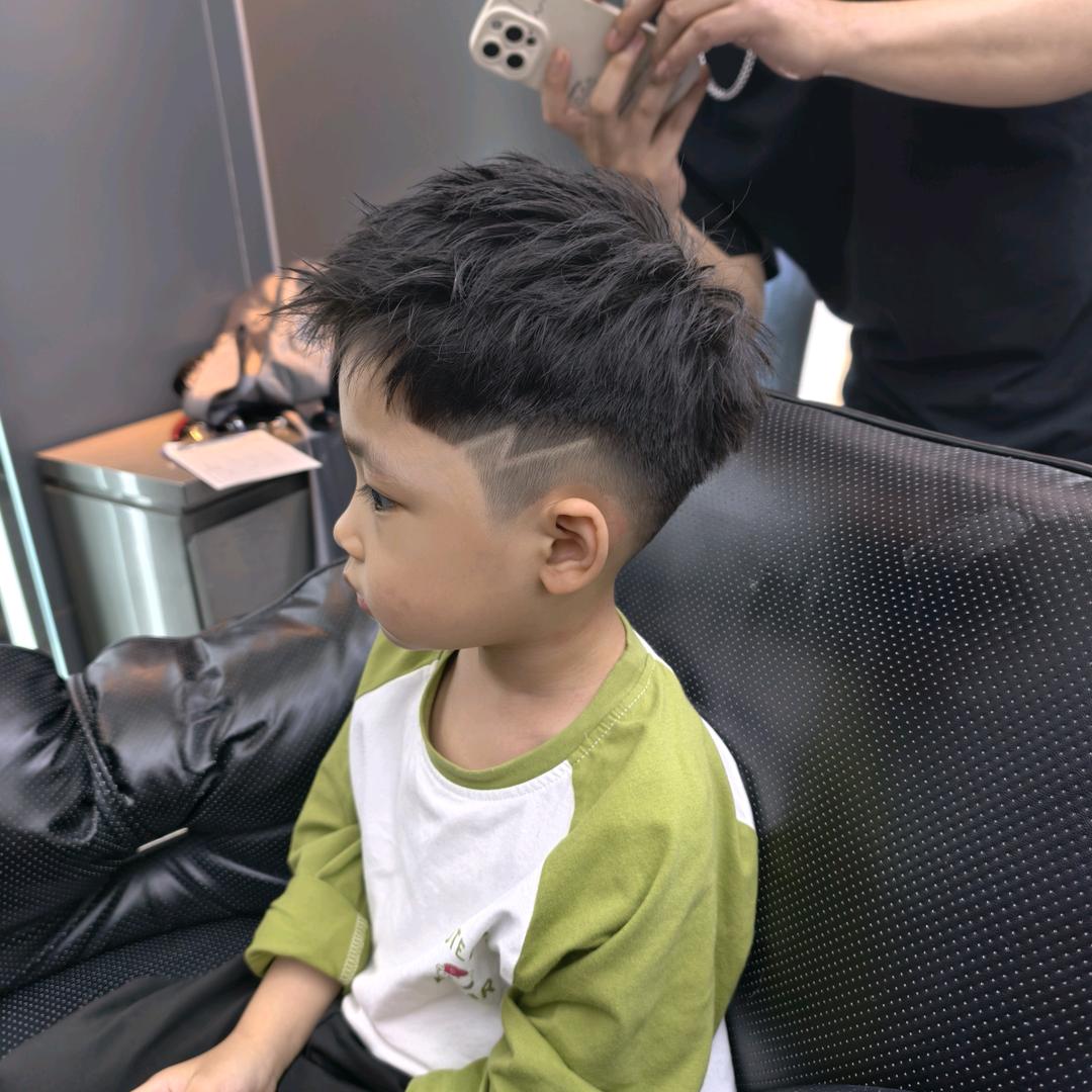 是小炜晨吖