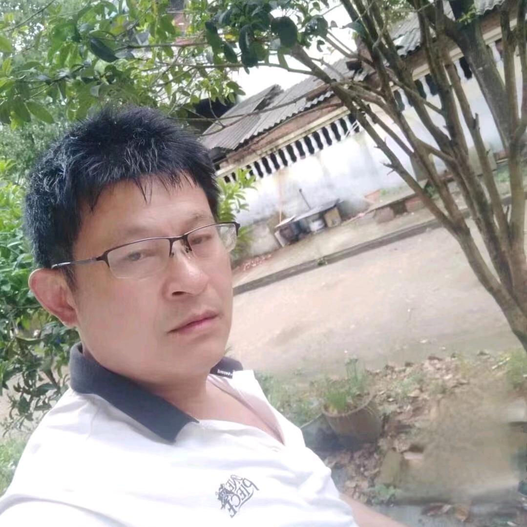 农民幸福生活，散养土鸡鸭鹅