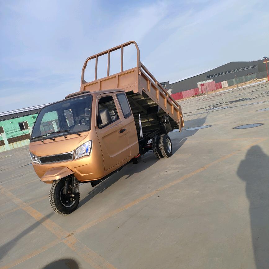 小静汽油四缸车