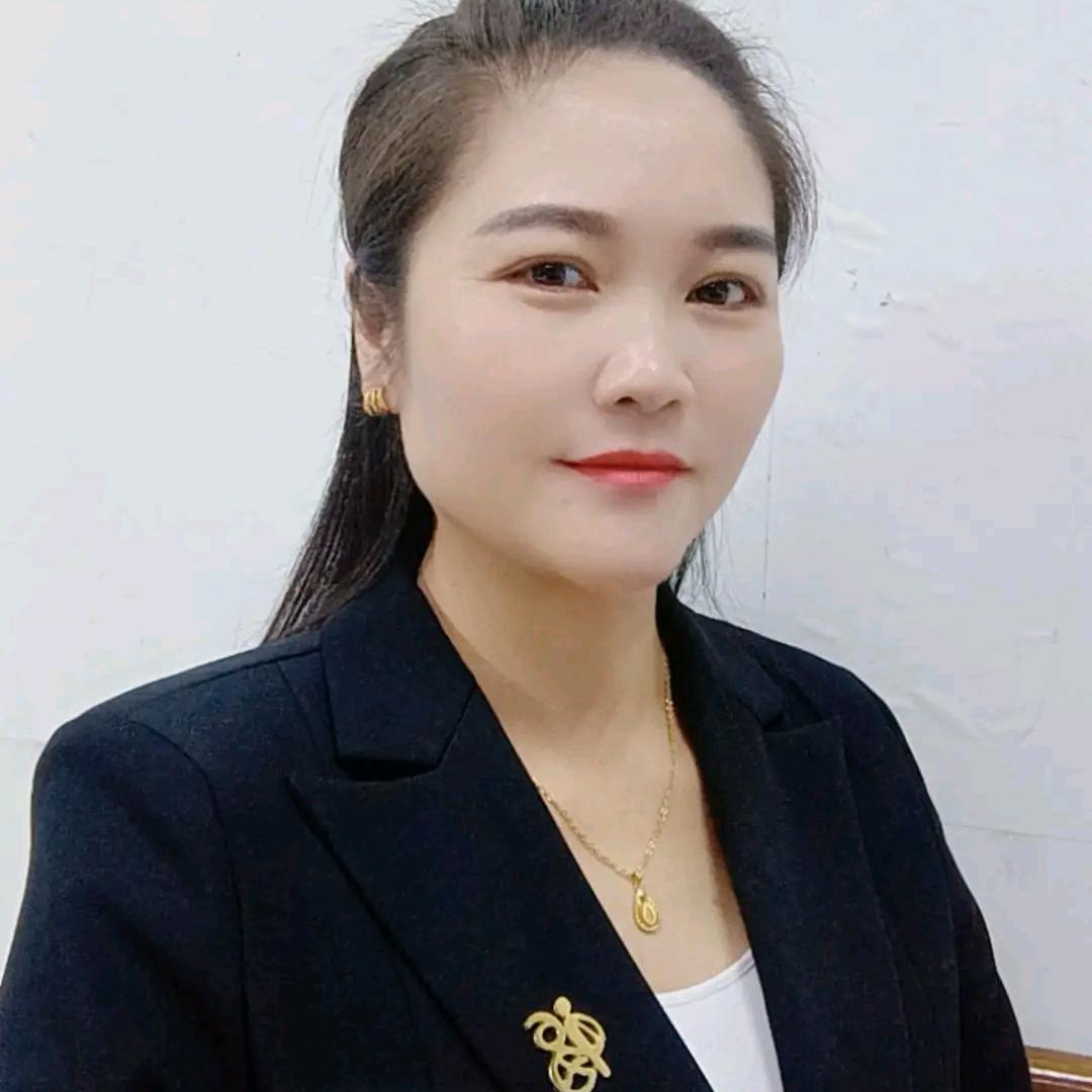 缘份满天飞黄姐广西隆林在步行街