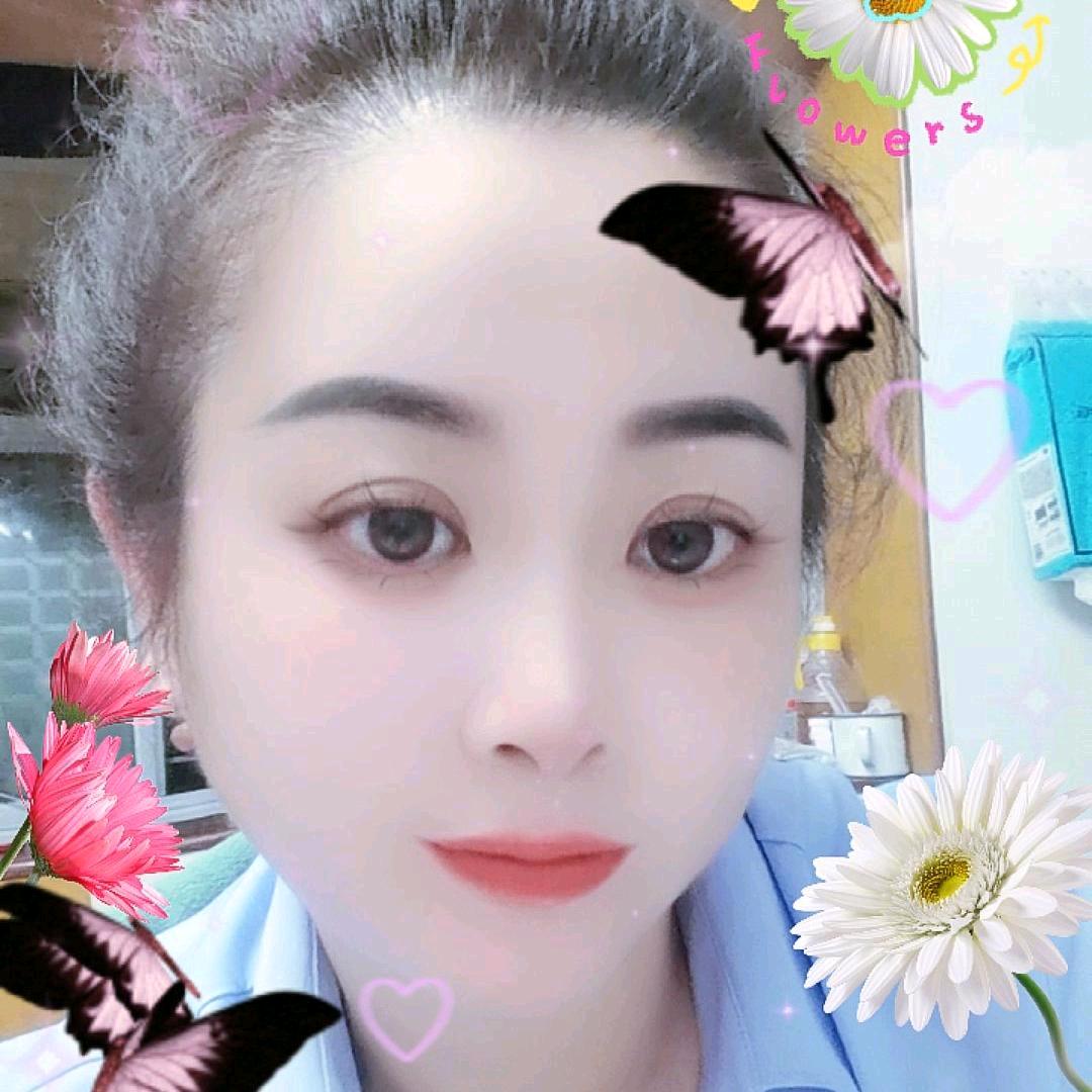 80后卖房小姐姐