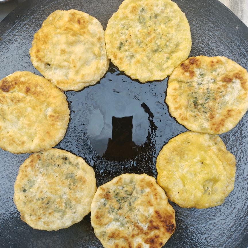 卖葱油饼的老男孩