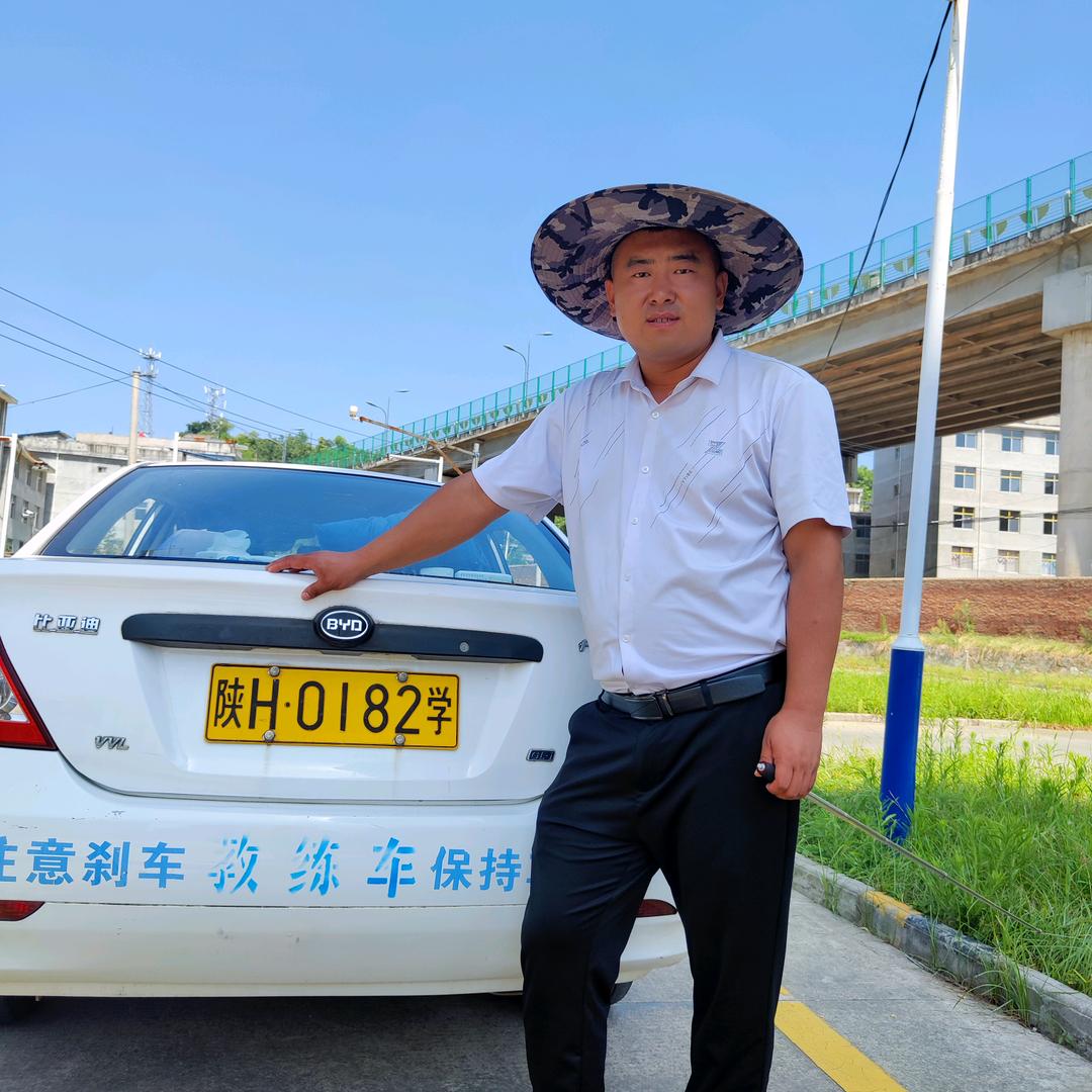 @朋哥(商洛朋朋教练)