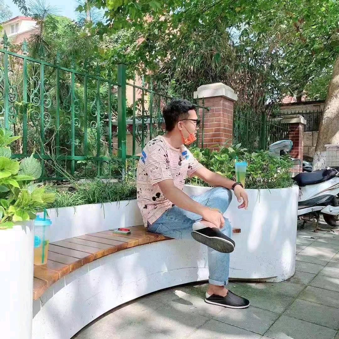 鹏程万李汽车销售有限公司