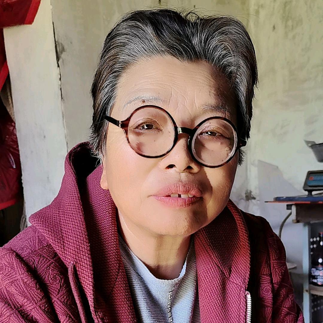 梁老太红娘