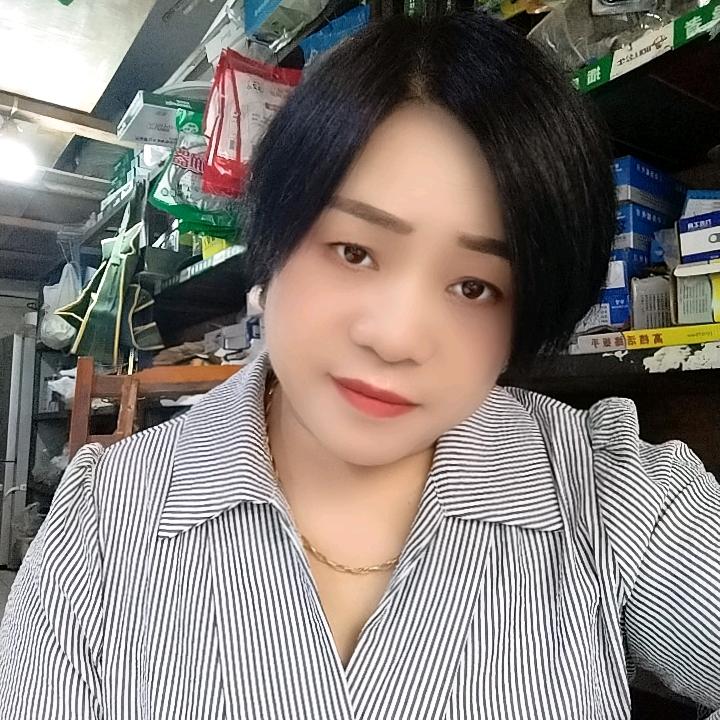 五金店老板娘