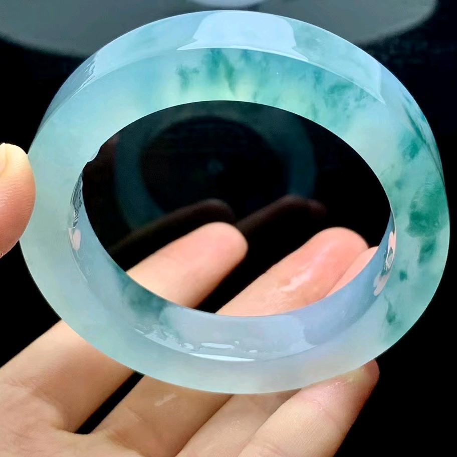 玉沁翡翠