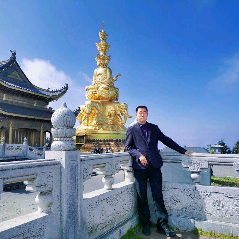 塔吊•万强锋