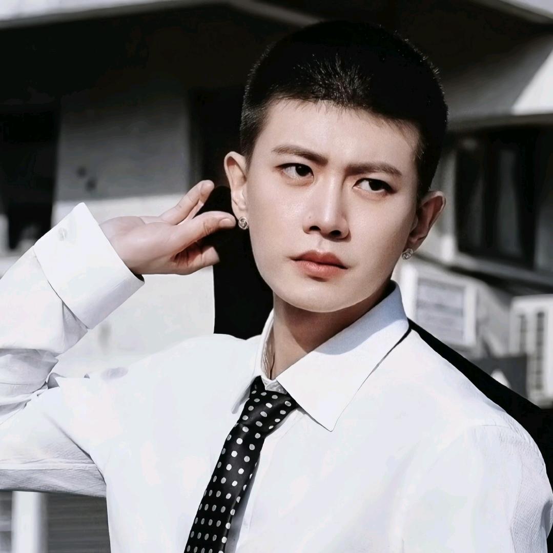 Allen嘉超（🈲连赞）