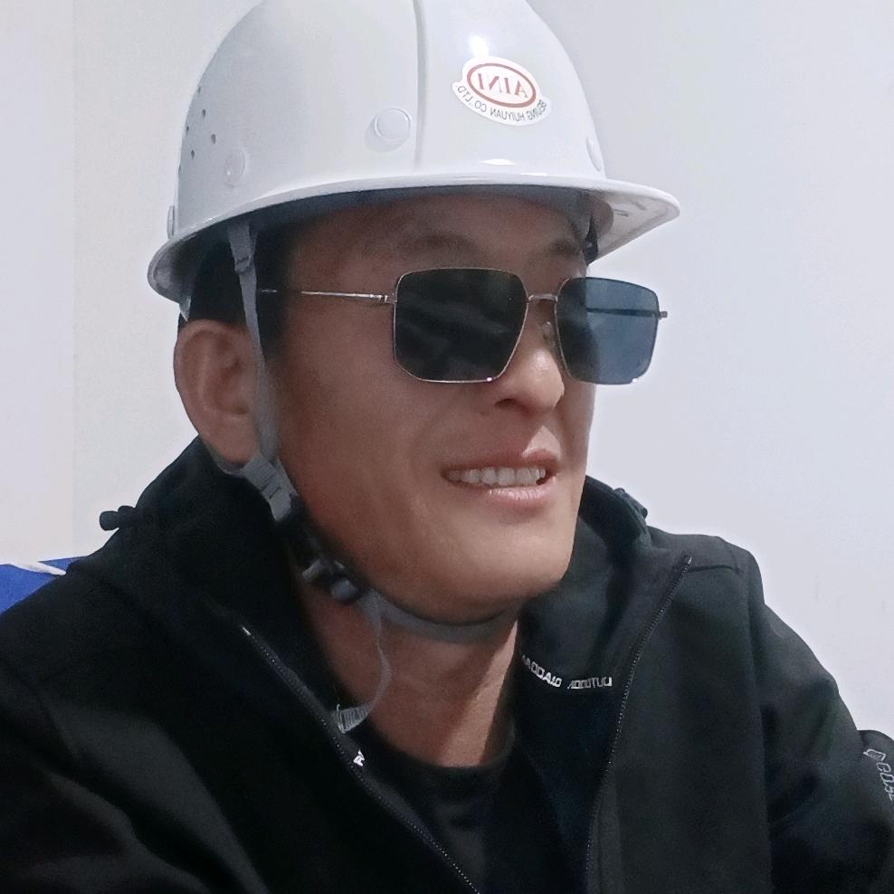 罗荣