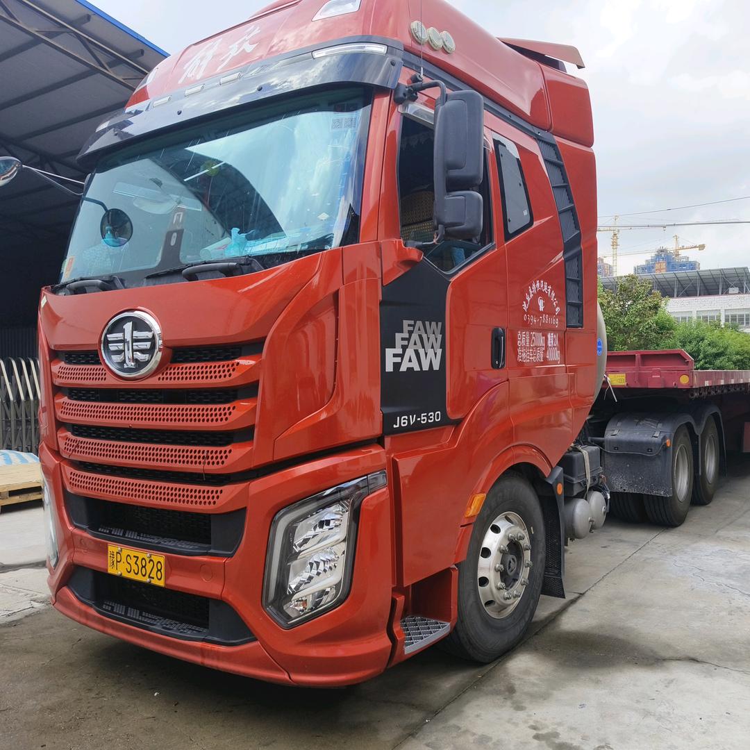 90后开卡车的小哥哥