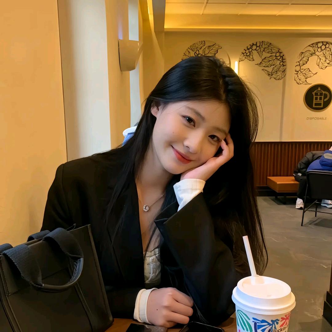 喜欢海的李菲儿