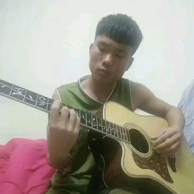 爱音乐的建材小哥