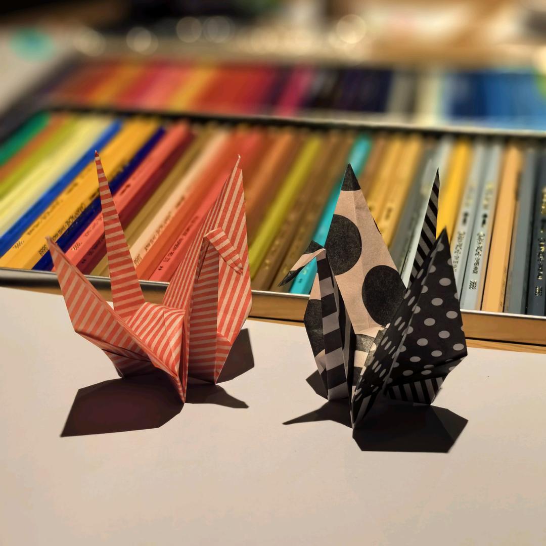两只小纸鹤