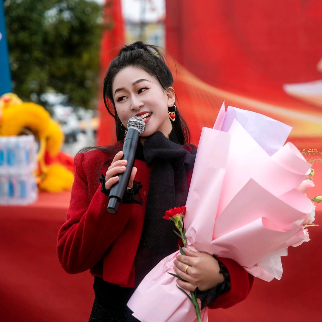 隆回公主《演艺传媒》创始人