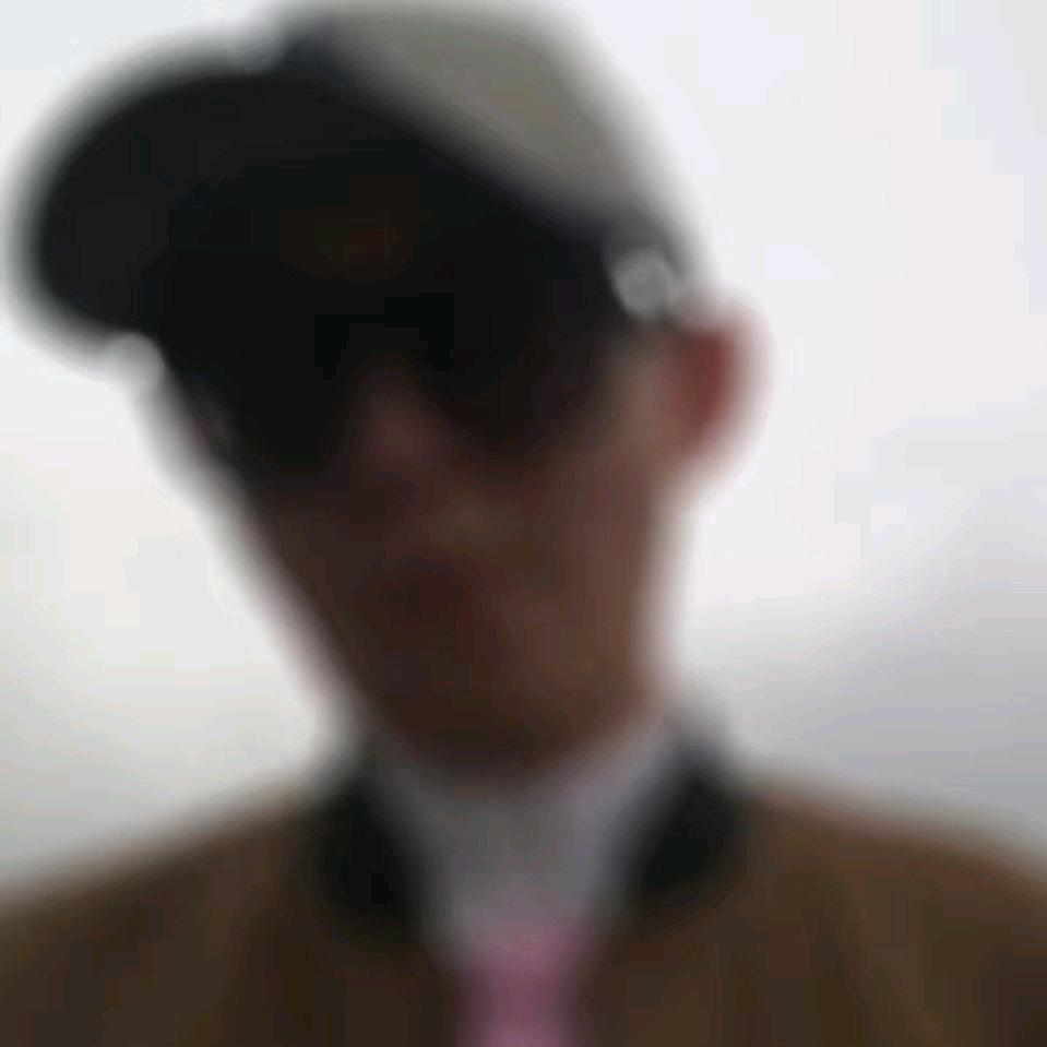 八两吖
