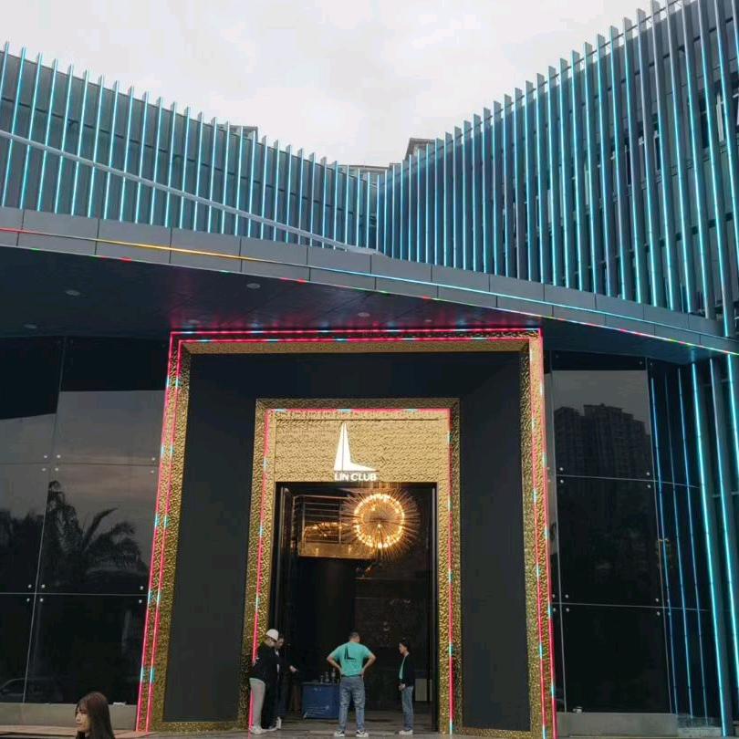 林卡酒吧想订台请联系我