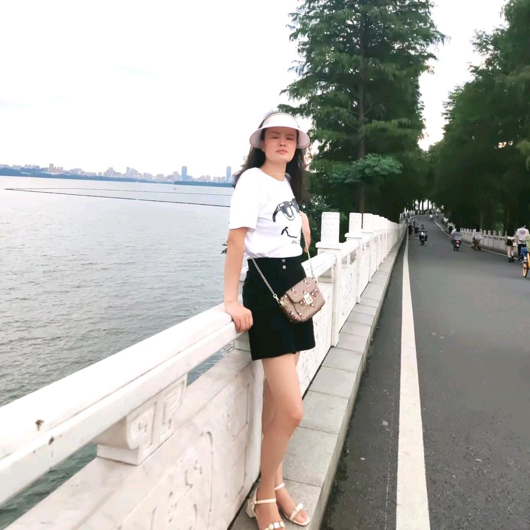 开心快乐的丫丫
