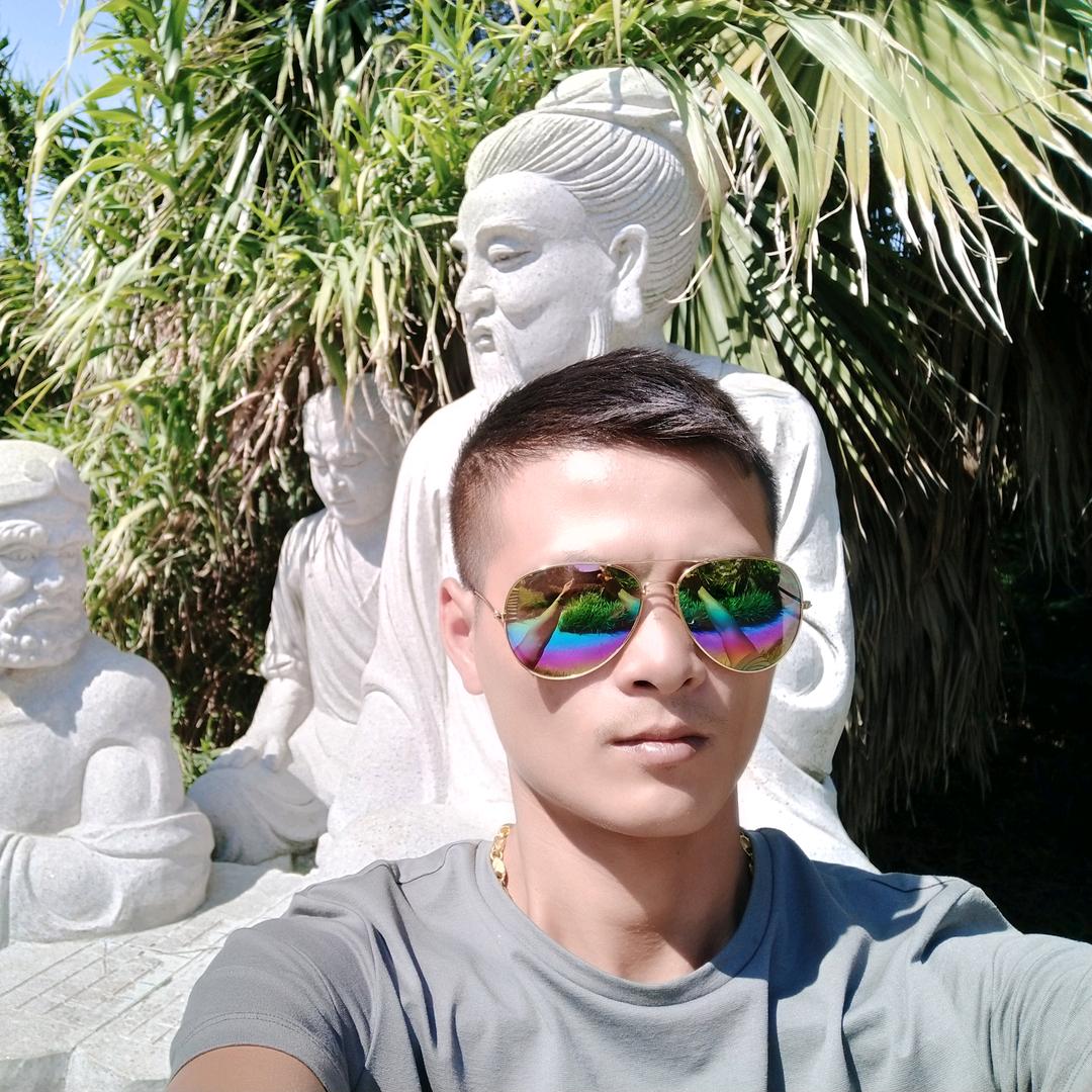 用户哥  ，小胡