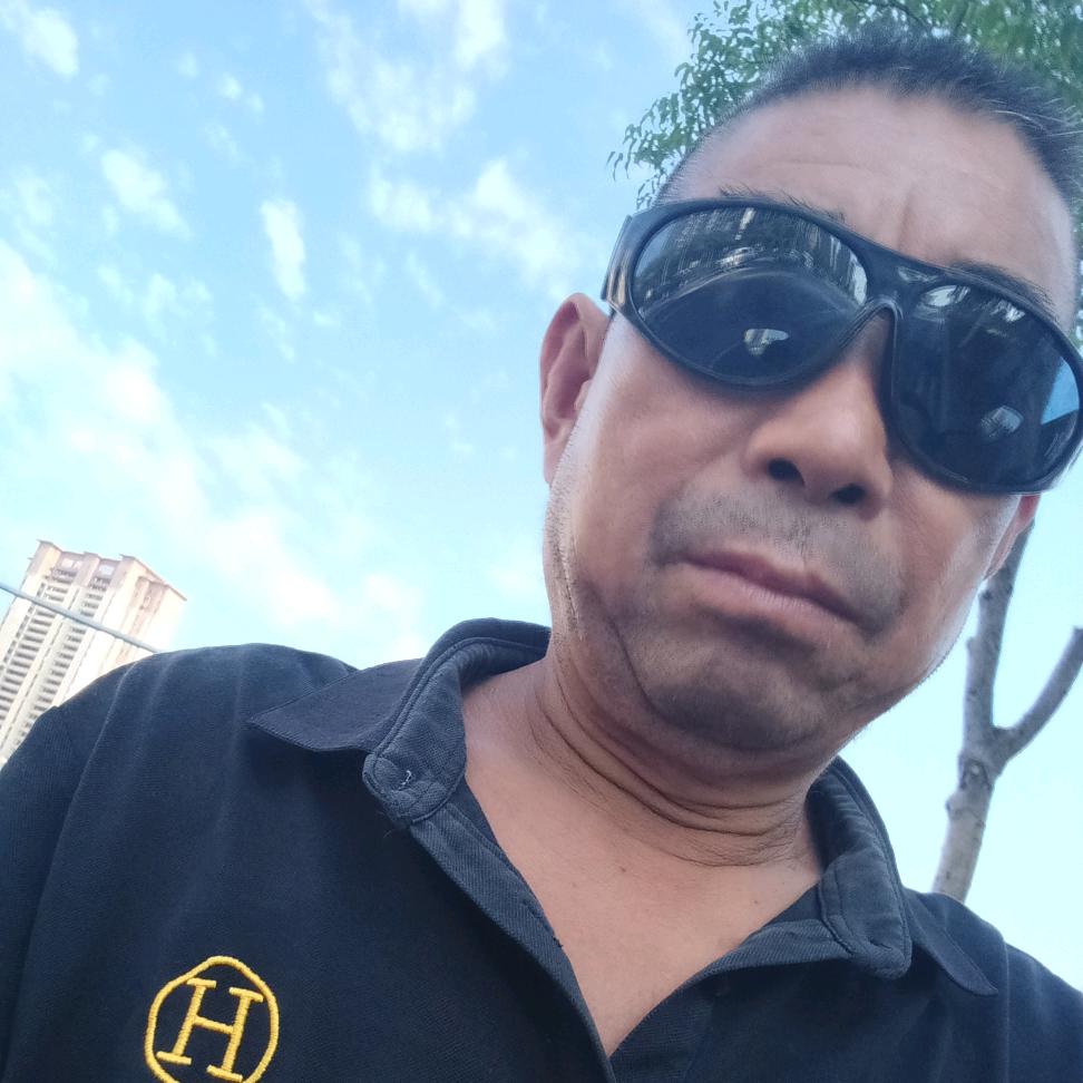 吴装潢钢管.脚手架。围挡。设备出租