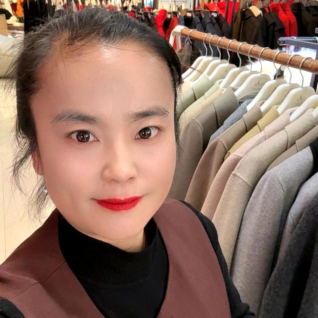昭苏县艾莱依.锦之兰服装店