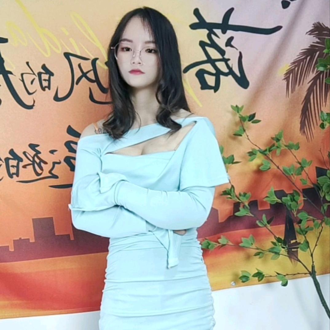 瑶瑶(ง •_•)ง