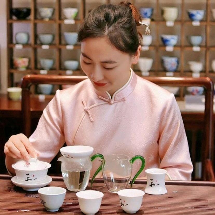 茶与茶的搬运工——敏姐